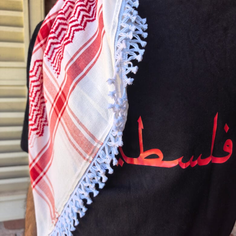 kufiya palestina roja y blanca